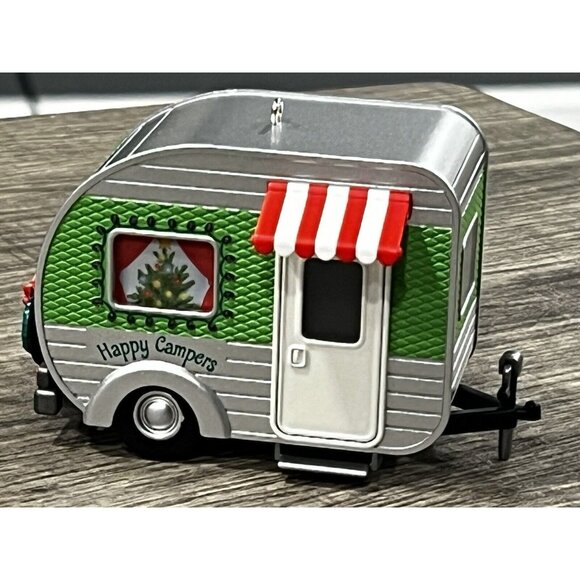 2010 Hallmark Keepsake Christmas Ornament HAPPY CAMPERS Trailer Camping HM11 - Picture 3 of 6